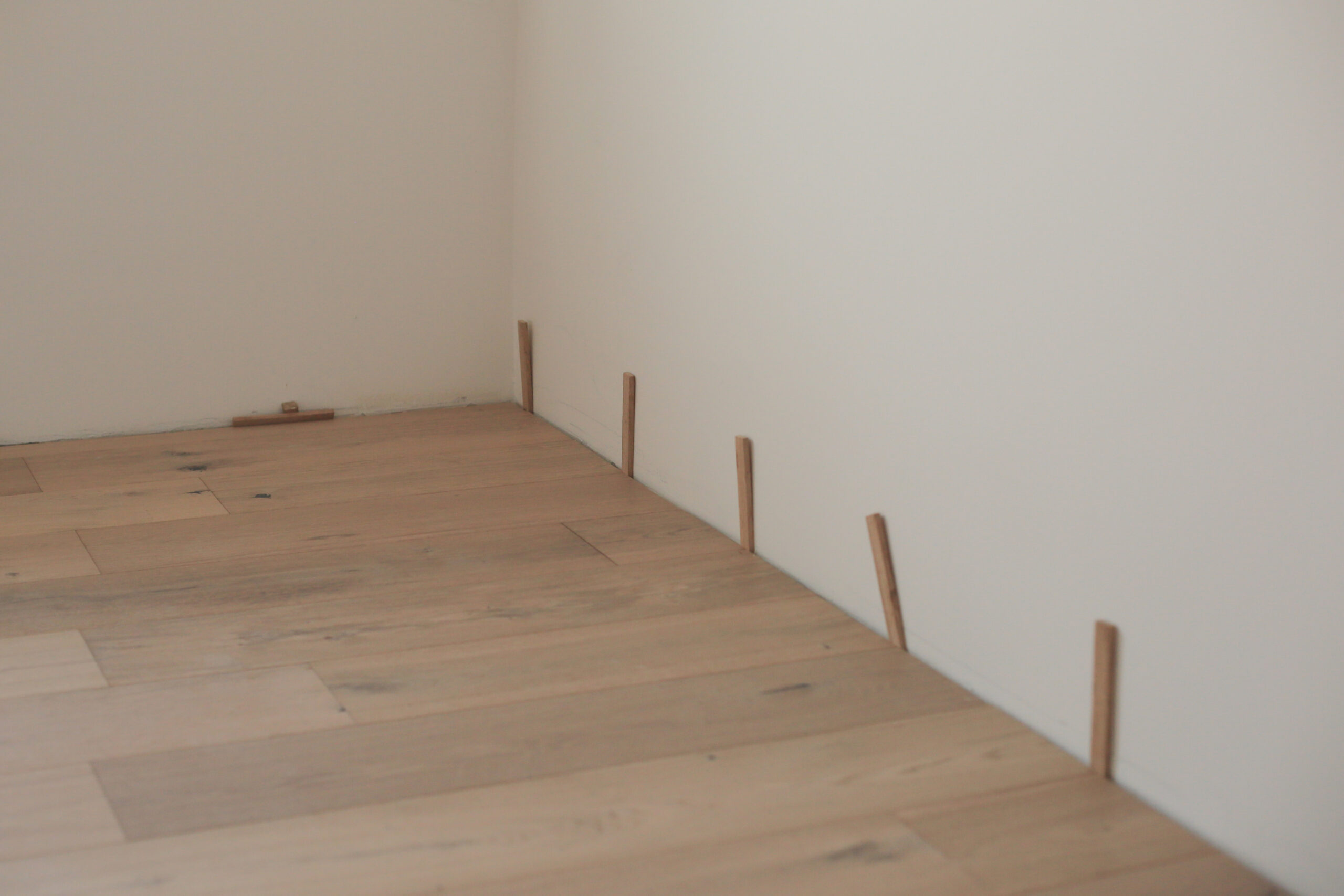 New Laminate or Parquet floor Installation in home house